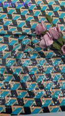 Живая печатная вышивка с геометрическими узорами