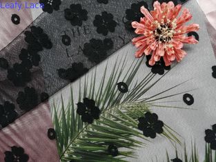 Повторно использованные АЗО свободные женщины одевают зеленую вышитую ткань шнурка