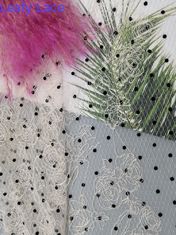Розовая точка польки Flocked вышила ткани шнурка сетки