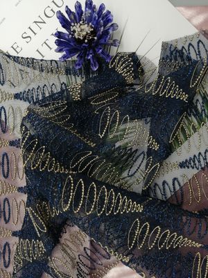 Вышитый двор шнурует геометрическую ткань сетки для платьев девушек