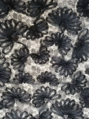 Вырезанная сердцевина из партия вышивки шнурует черную ткань Applique Sequin 3D