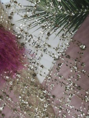 Ткань флористического Sequin золота вышитая