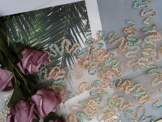 Вязание крючком связывало ткань шнурка вышивки Lurex металлическую