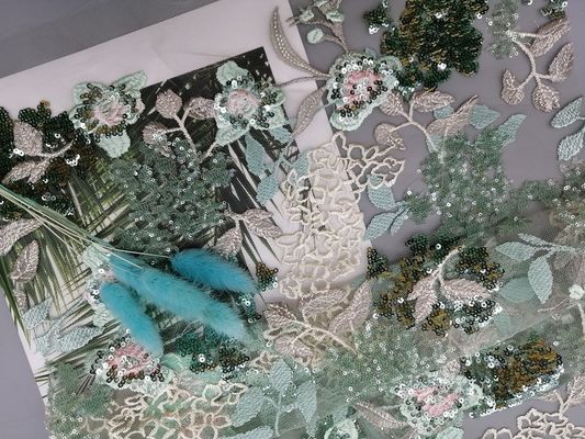 Ткань свободного зеленого флористического Sequin дамы Одевать АЗО вышитая