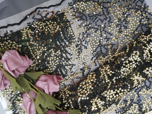Ткань сетки Sequin партии 125CM вышитая чернотой