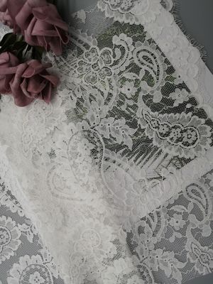 Облегченная французская ткань шнурка Chantilly Пейсли белая Bridal