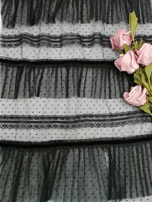 Черная фольга точки печатая плиссированную сетку Crinkle задавила ткань Тюль